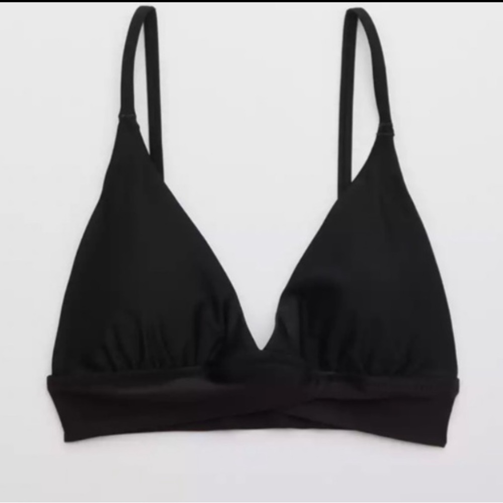 NWOT 👙 Aerie Crossover Triangle Bikini Top - Black - Sz M